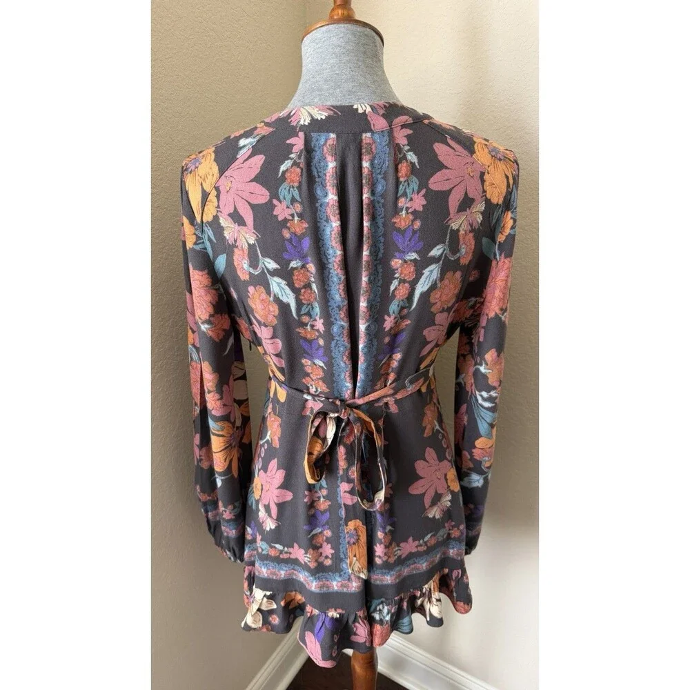 Free People Size 6 Dark Gray Floral Print Violet Hill Tie-Back Ruffle Hem Top